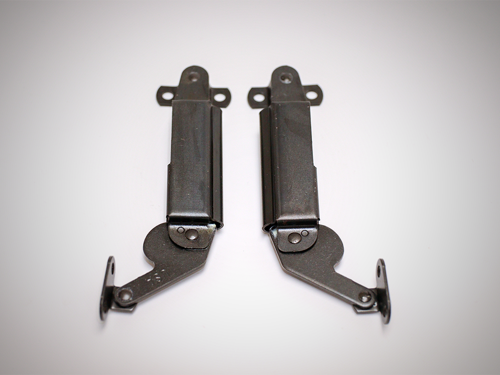 Carlson_Hinges_Inside_Pan